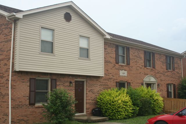124 MAPLE HILL DR