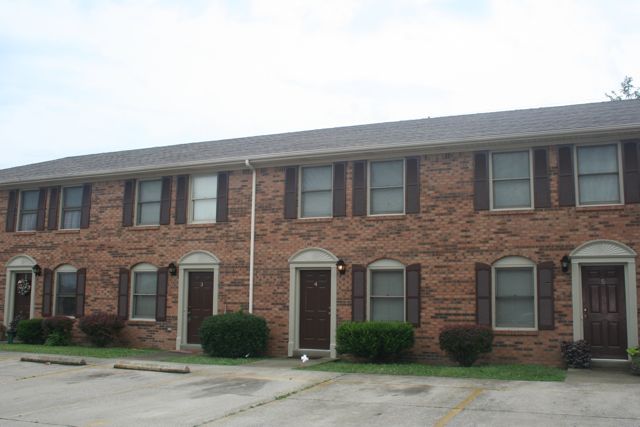 140 MAPLE HILL DR