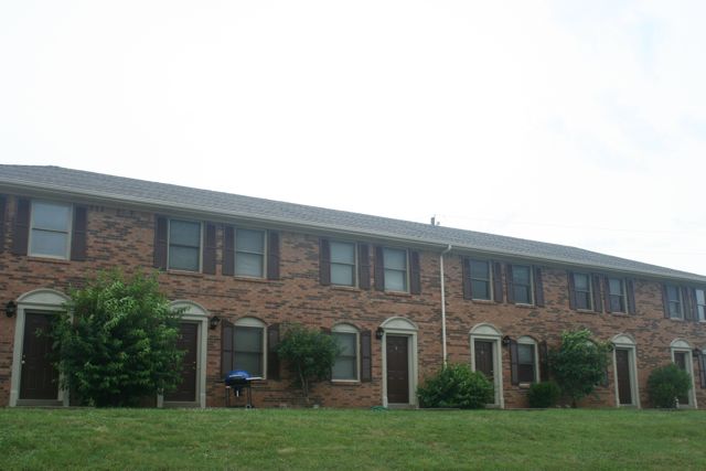 132 MAPLE HILL DR